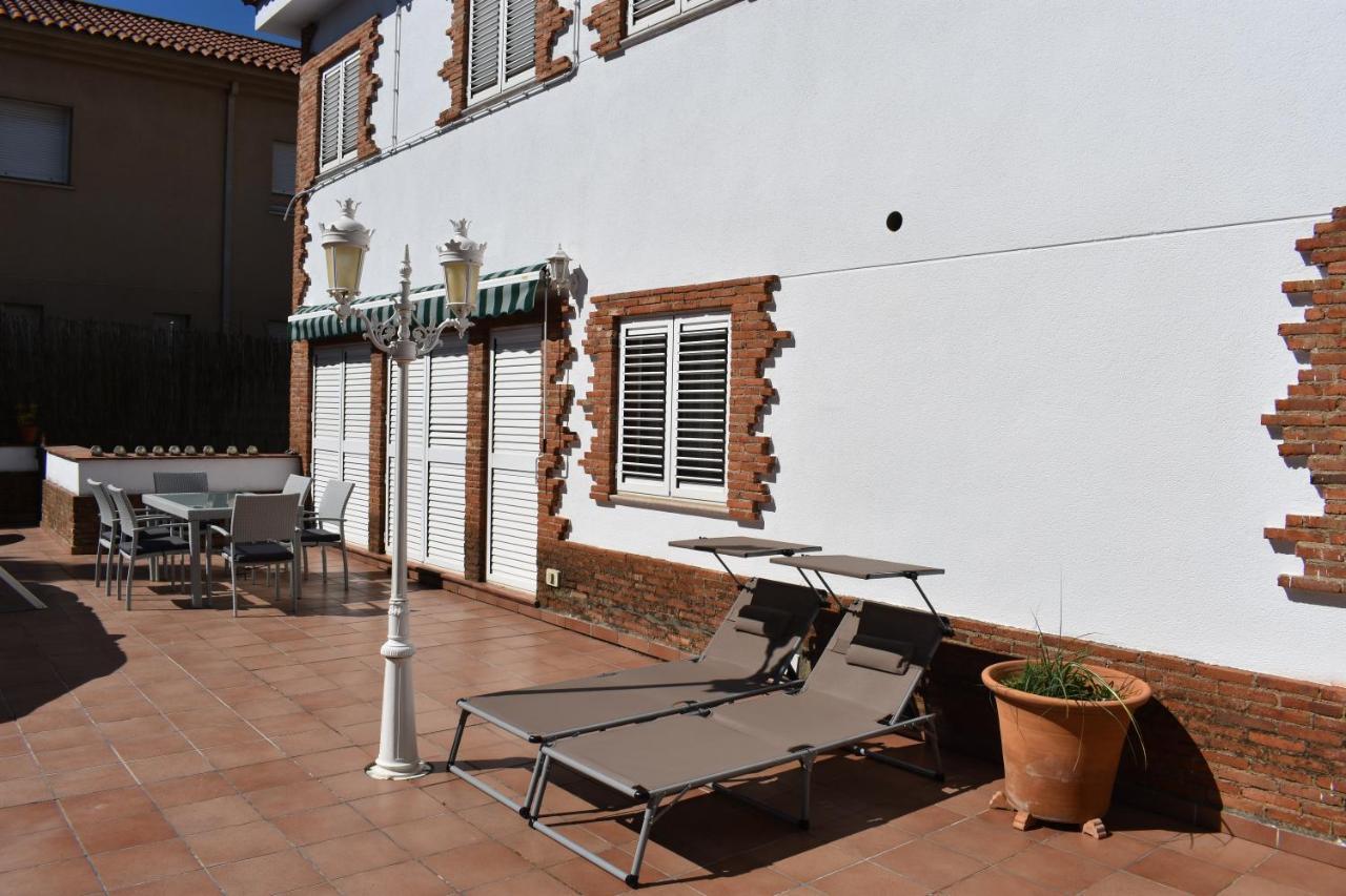 Apartamentos R66 Caces Екстериор снимка